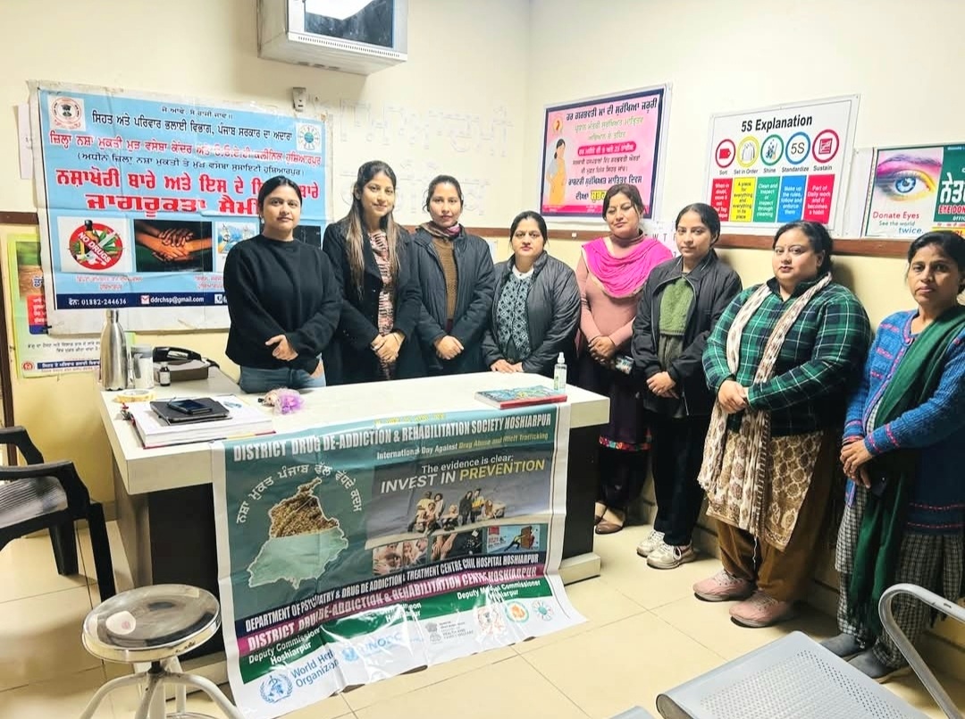 Help desk set up at Ayushman Arogya Kendra Aslamabad to create awareness against drug addiction